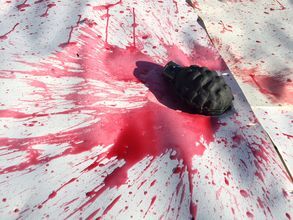 A705300-3-GRENADE DE PEINTURE - ENOLA GAYE Photo A705300-3-GRENADE DE PEINTURE - ENOLA GAYE