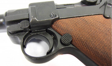 CD11432-04 Denix Luger P08 Parabellum pistol with wooden stock Photo CD11432-04 Denix Luger P08 Parabellum pistol with wooden stock